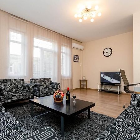 Serviced Apartment On Rustaveli Avenue 3 Tbilisi Eksteriør bilde